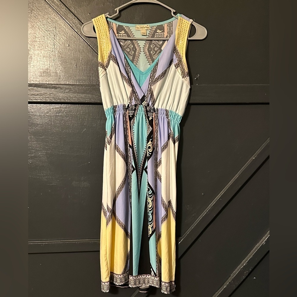 Live and let live women’s size small multicolor dress beach short sleeve v cut